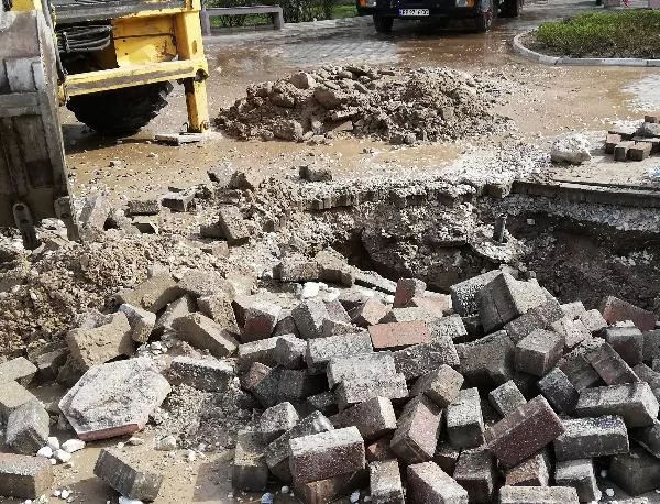 Част от Асеновград остана без вода за ден заради авария в помпена станция