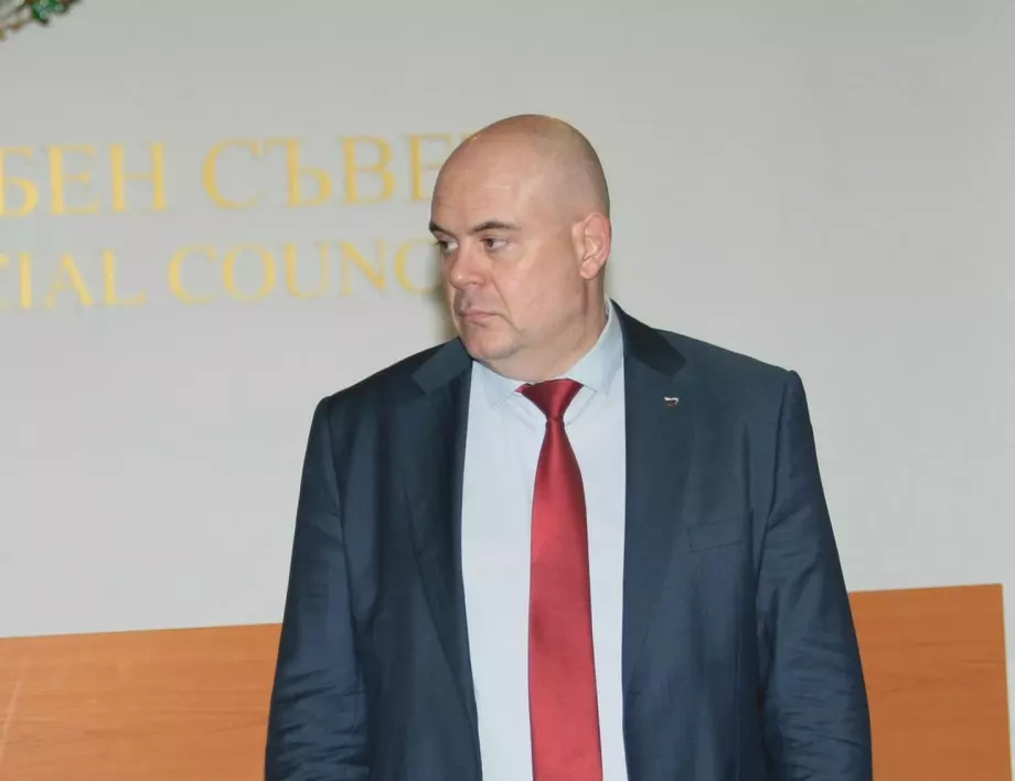 Иван Гешев готов да подаде оставка, но само ако не е полезен