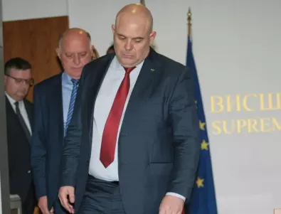 Следващата седмица ВСС ще дебатира оставката на Гешев като магистрат