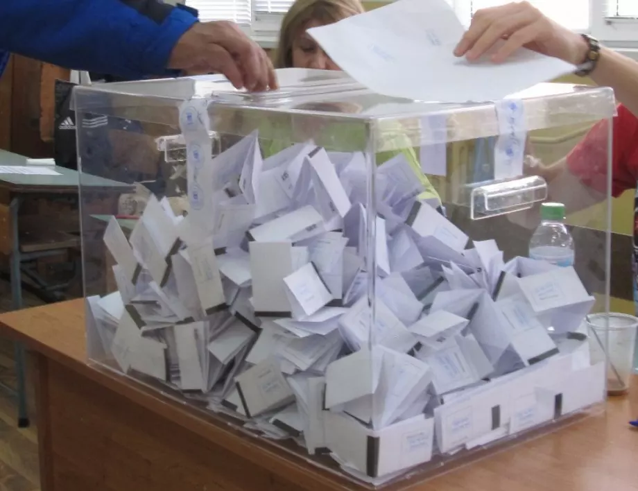 Близо 50 000 българи в чужбина са заявили желание да гласуват