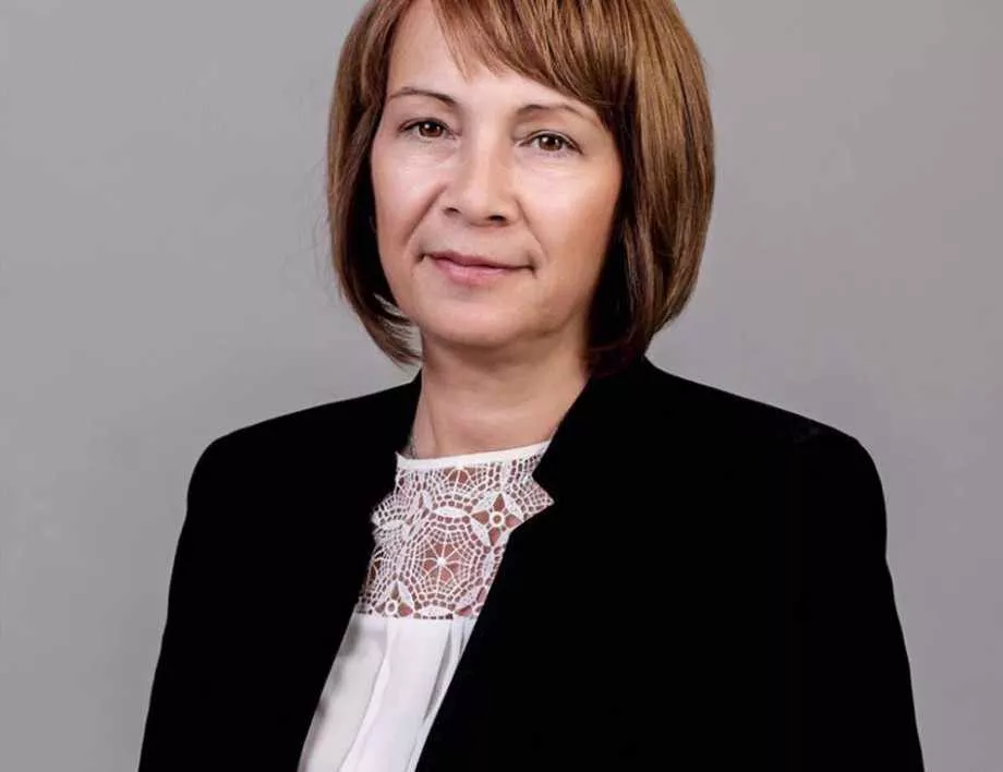 Галина Стоянова печели още на първи тур в Казанлък