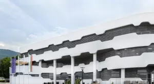 {{ otherArticle[0].article.title }}