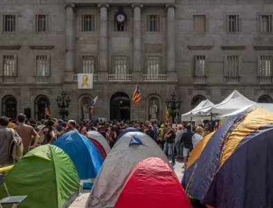 Студенти разпънаха палатки в центъра на Барселона 