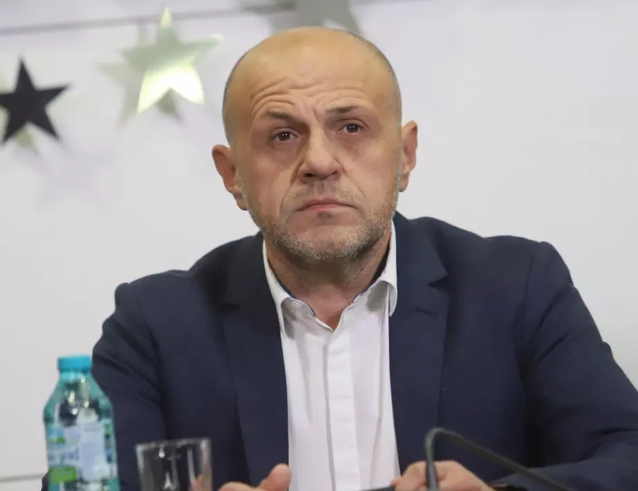 Дончев разкри защо е поискана оставката на Бисер Петков