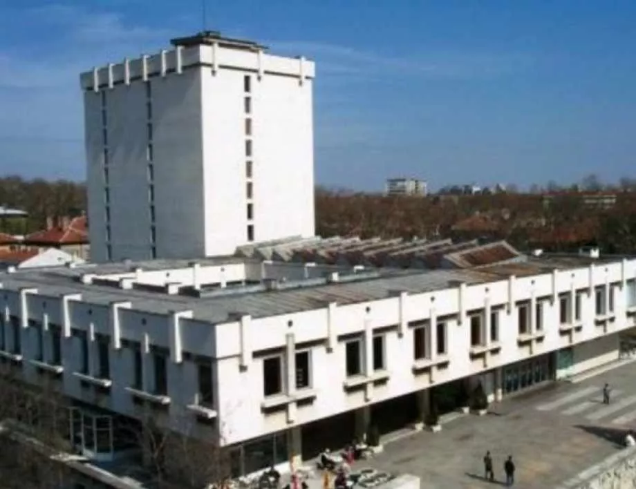 Народна библиотека "Иван Вазов" в Пловдив буди ума на хората вече 140 години