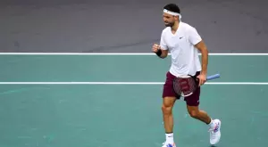 {{ otherArticle[0].article.title }}