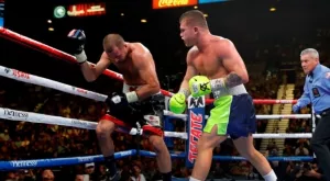 ВИДЕО: Канело нокаутира Ковальов и стана шампион в четвърта различна категория 