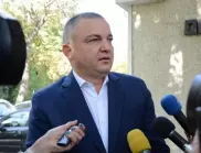"Гащи и чорапи няма да има": Кметът на Варна ще бута незаконни сергии на "Златни пясъци"