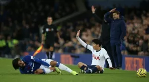 ВИДЕО: Фенове на Евертън засипаха Сон с расистки обиди за ужасяващата контузия 