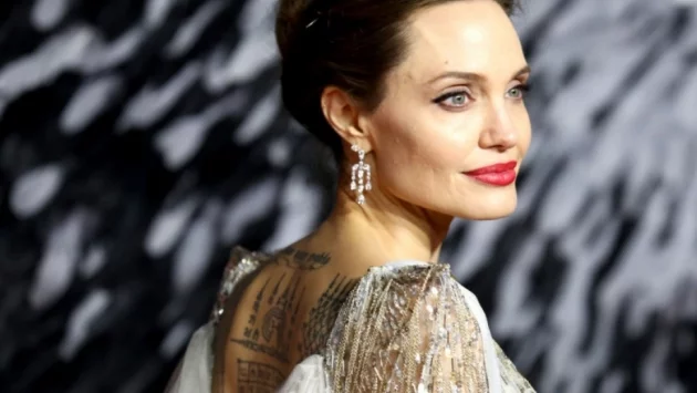 Анджелина Джоли се снима чисто гола (СНИМКИ)