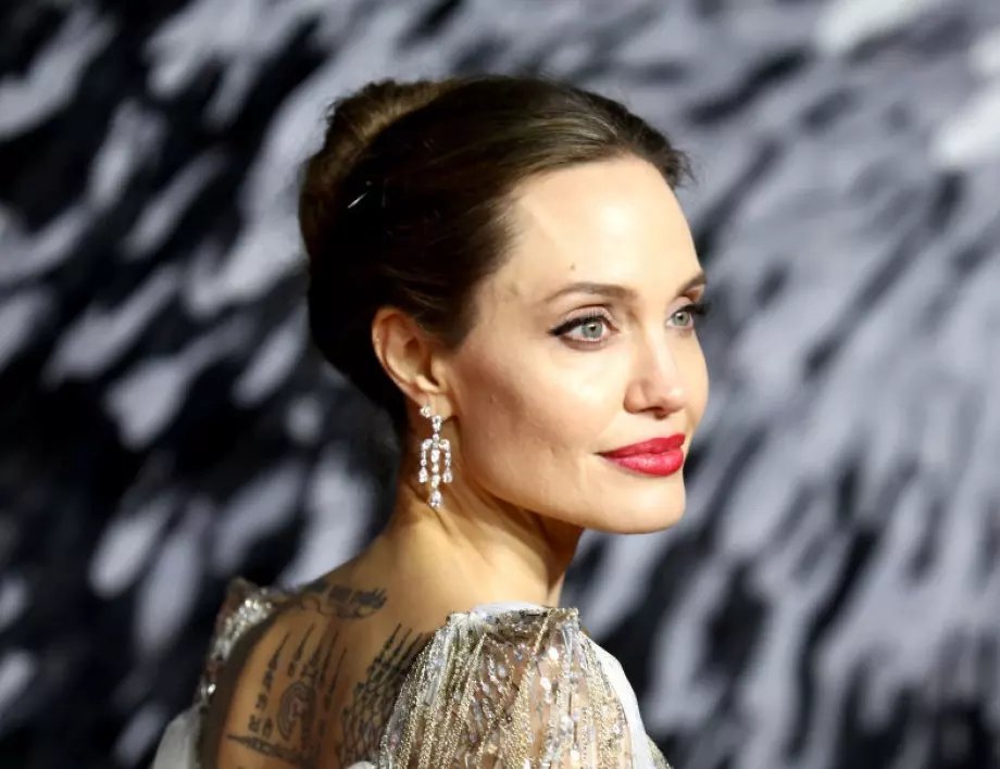 Тайните от спалнята на Анджелина Джоли 