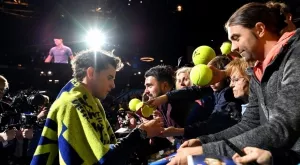 Доминик Тийм изненада Федерер на старта на финалите на ATP