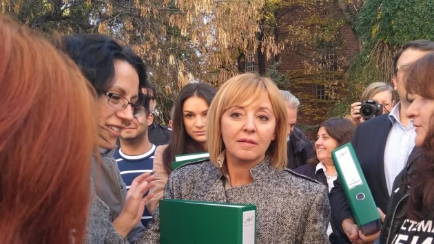 Манолова ще обжалва решението на съда да няма повторно броене на бюлетини