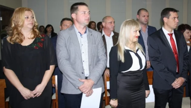 Новоизбраните кметове и съветници в община Гълъбово се заклеха днес (СНИМКИ) 