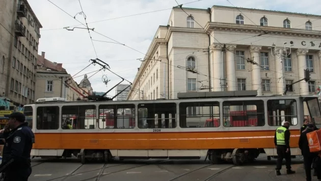 Столичен електротранспорт обвинява ватманката за трамвайната катастрофа с пострадала жена