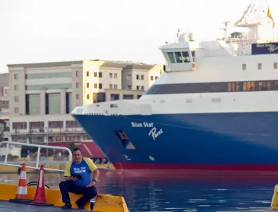 Стачка на моряците блокира корабите в пристанище Пирея 