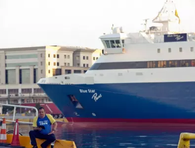 „Подхлъзнахме се“: Екипажът на гръцкия ферибот не признава, че удави мъж в морето (ВИДЕО)