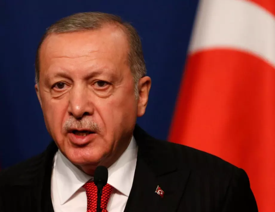 Говорителят на Ердоган се загрижи за медицинското оборудване и ваксините