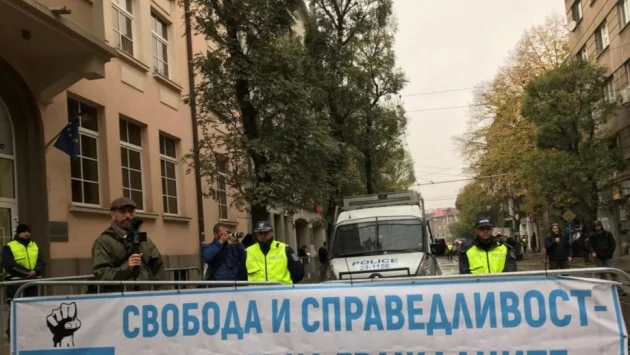 Протест срещу Иван Гешев на първото му заседание на ВСС като главен прокурор (ВИДЕО)