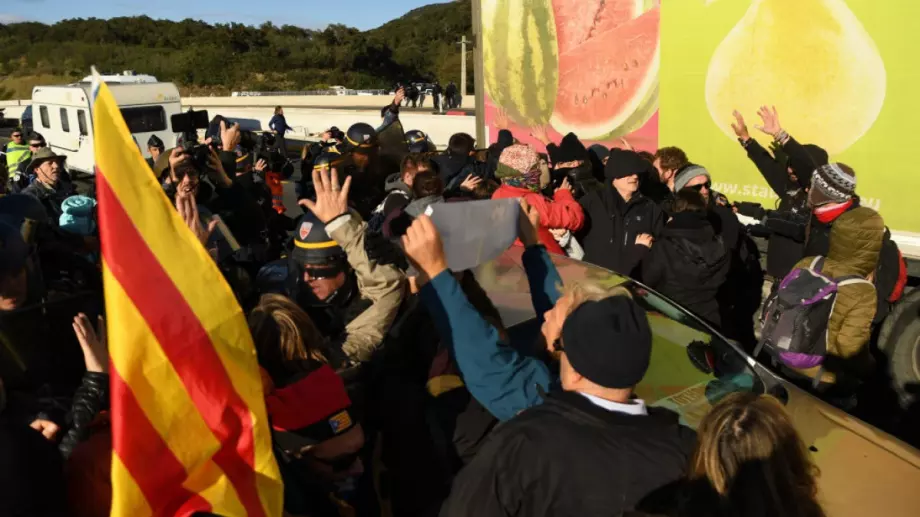 Сблъсъци между каталунски радикали и полицията съпроводиха Ел Класико
