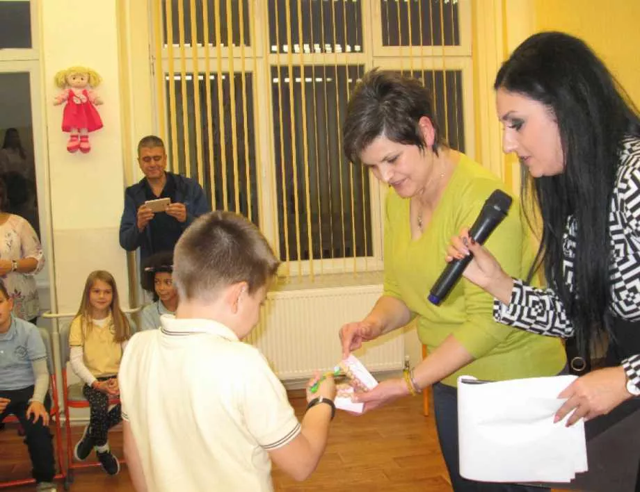 Училище в Стара Загора работи по програма "Грижа за зъбите" (СНИМКИ) 