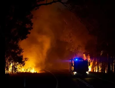 Хиляди евакуирани заради пожар в Португалия (ВИДЕО)