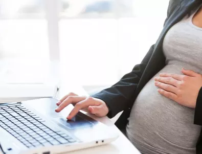 Експерт: Често отношението на работодателите към бременните жени не е коректно