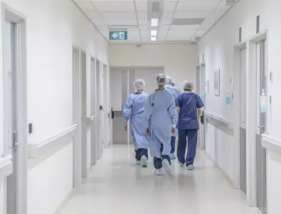 Жена отново ходи след интервенция на гръбначния стълб в търновската болница
