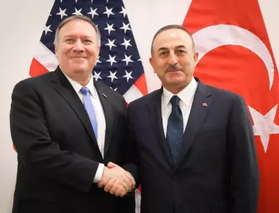 Турският външен министър намекна на САЩ, че ще се наложи да се махнат от ключова военна база