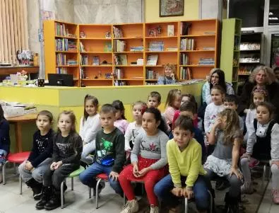 Открит урок в Асеновград предложи съвети за насърчаване на четенето у децата (СНИМКИ)