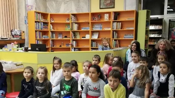 Открит урок в Асеновград предложи съвети за насърчаване на четенето у децата (СНИМКИ)