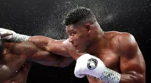 Луис Ортис нападна Джошуа: Той е п**ка