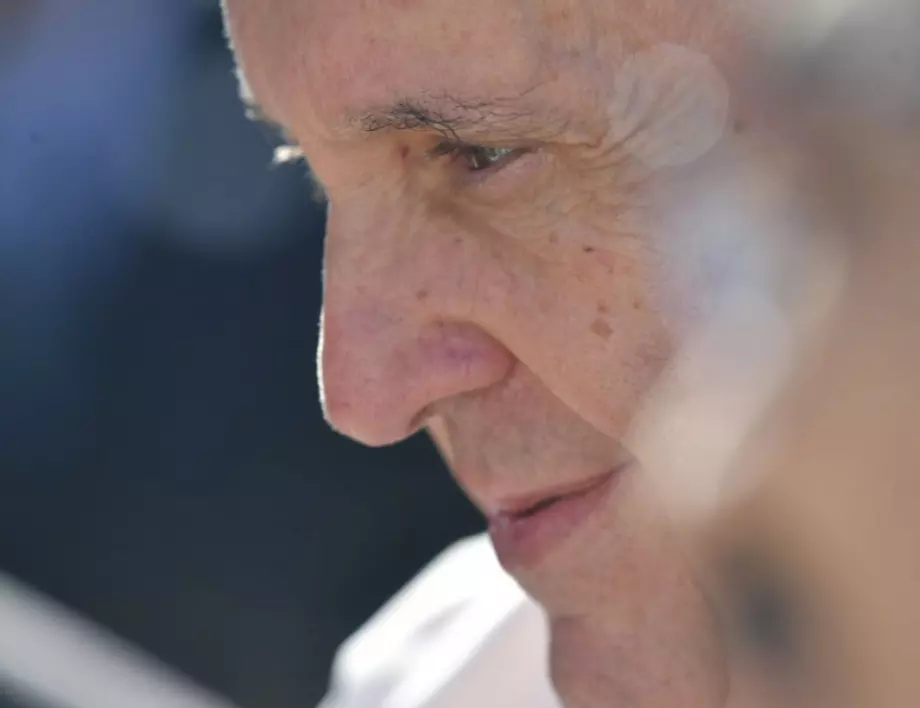 Папа Франциск: Пандемията разруши икономиката, основана на господството на богатите