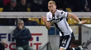 {{ otherArticle[0].article.title }}