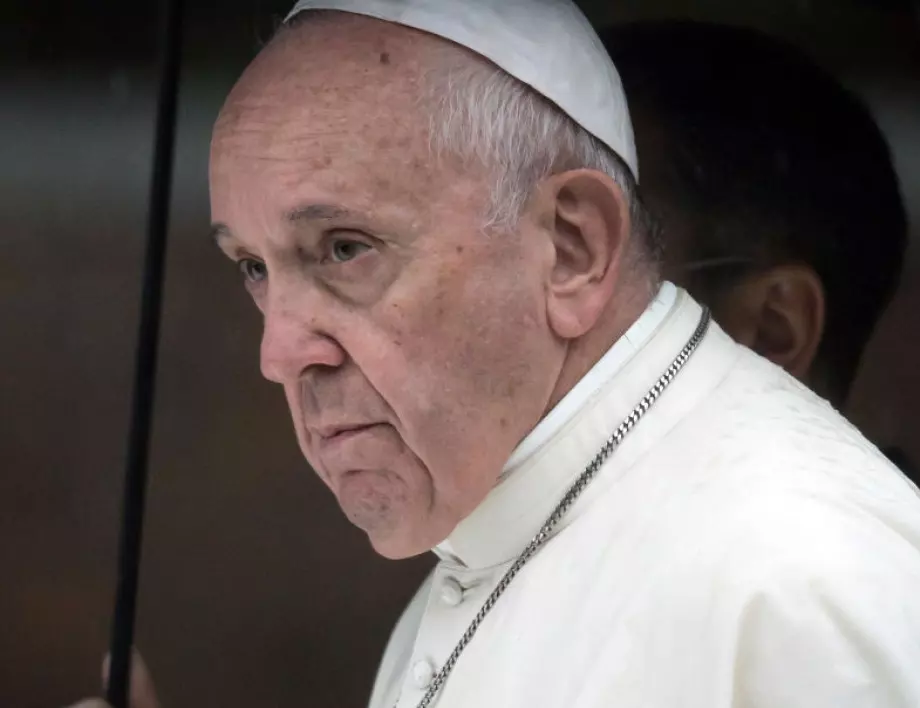 Папа Франциск: Във Ватикана да не се занимават с клюки и разделения