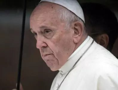 Папата разпореди кардиналите да си намалят заплатите с 10%