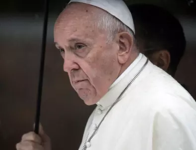 Папа Франциск призова да се харчи по-малко за Коледа и да се дари на Украйна