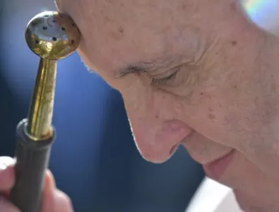 Папа Франциск се ваксинира срещу коронавирус 