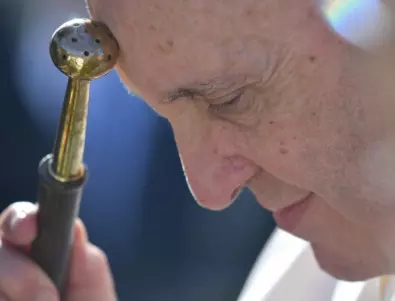 Папа Франциск: Ватиканът е готов да посредничи за мир между Русия и Украйна