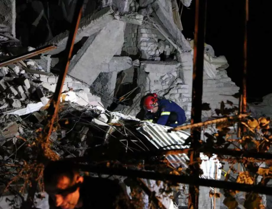 Жертвите на земетресението в Албания стават все повече (ВИДЕО)