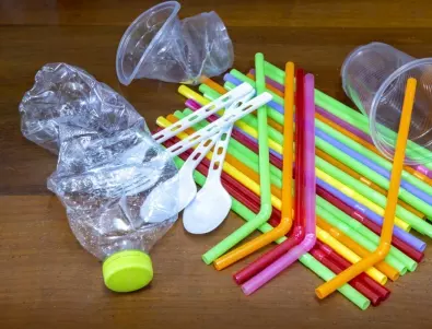 Забраняват най-често използваните пластмаси