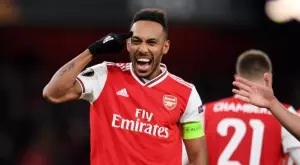 {{ otherArticle[0].article.title }}