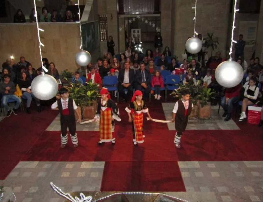 Завърши конкурсът за деца с най-красива народна носия в Смолян