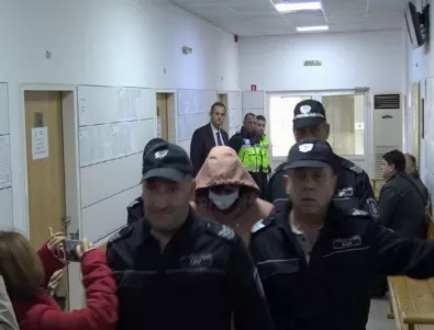  Психиатърката от Пловдив, обвинена в източване на Здравната каса, остава в ареста