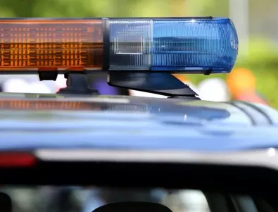 В патрулката: Мъж от плевенско село ритна полицай и захапа друг