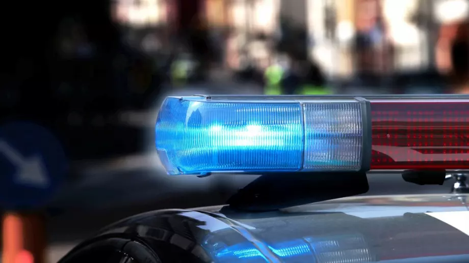 С опасност за живота са момичетата, ударени на тротоар във Враца 