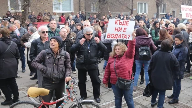 Перничани искат режим на водата по едно и също време 