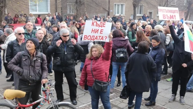 Започва обследването, за да се разбере къде се губи водата на Перник