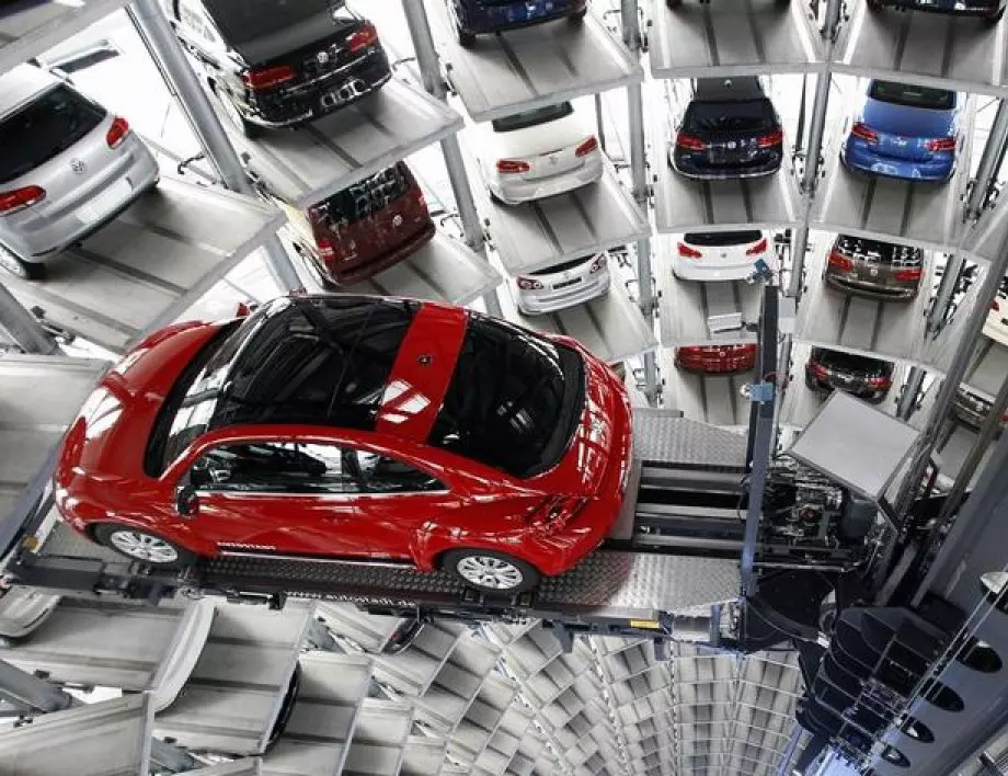 Защо спадат продажбите на нови коли по света?