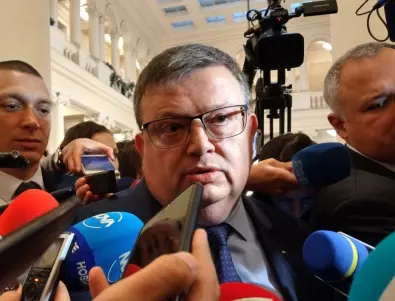 Цацаров подава оставка като главен прокурор още днес